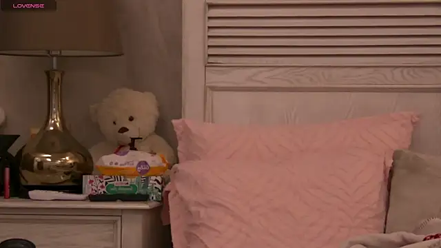 GinaMence online show from January 19, 2025, 4:46 pm