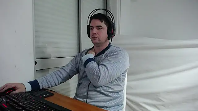 Kohaynewbie online show from January 12, 2026, 8:03 pm