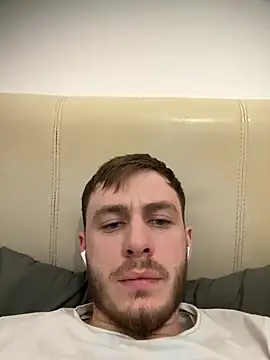 Julian128 online show from March 4, 2025, 7:54 pm