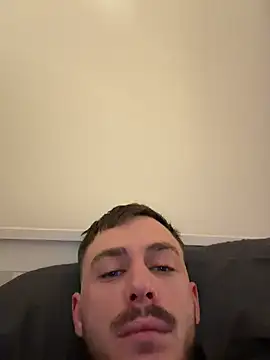 Julian128 online show from November 30, 2025, 9:52 pm