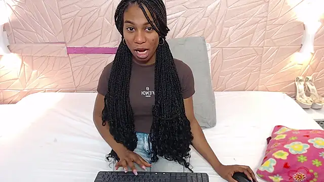 Snapshot of Amarantha_love69 chatting on February 6, 2025, 1:32 pm Amarantha love69 online show from February 6, 2025, 1:32 pm