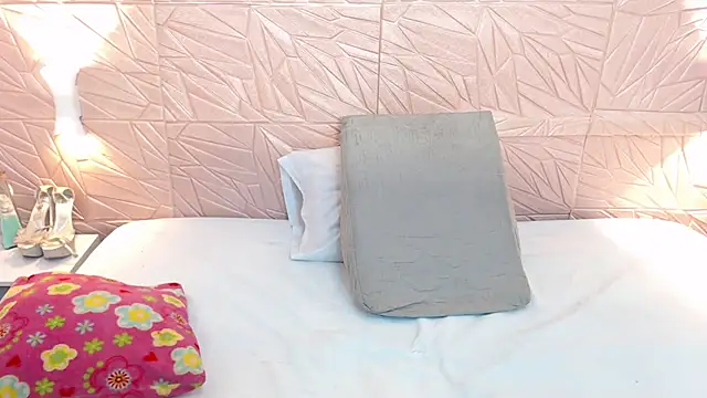 Snapshot of Amarantha_love69 chatting on February 21, 2025, 1:22 pm Amarantha love69 online show from February 21, 2025, 1:22 pm