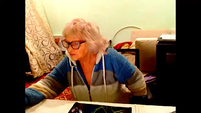 Natali7634 online show from December 19, 2025, 9:00 pm