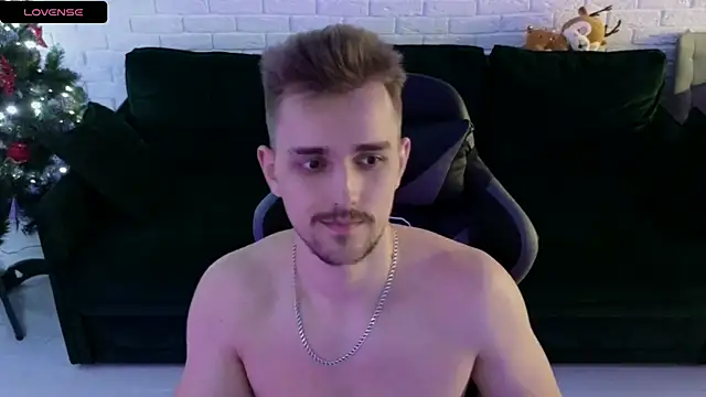 Larstar01 online show from December 29, 2024, 4:48 am