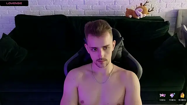 Larstar01 online show from January 8, 2025, 7:24 am