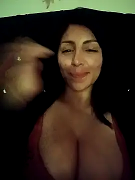 Snapshot of tiffani__love chatting on September 30, 2025, 11:26 am tiffani love online show from September 30, 2025, 11:26 am