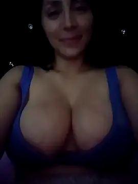 Snapshot of tiffani__love chatting on October 8, 2025, 1:25 am tiffani love online show from October 8, 2025, 1:25 am