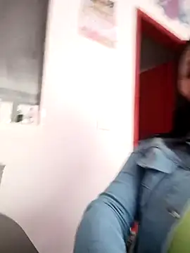 Snapshot of tiffani__love chatting on November 22, 2025, 8:30 pm tiffani love online show from November 22, 2025, 8:30 pm