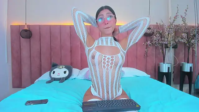 MarianaBranzz online show from January 13, 2025, 12:56 pm