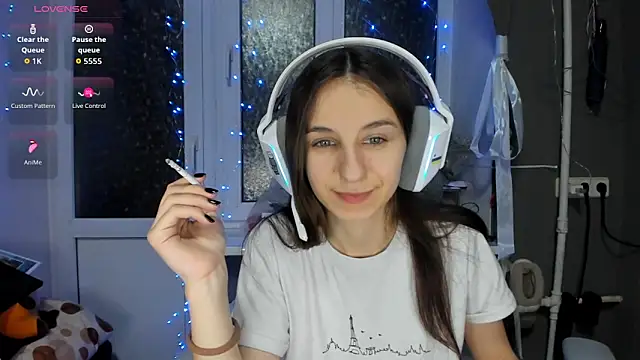 Snapshot of _Nika_Kik chatting on February 14, 2026, 6:48 pm Nika Kik online show from February 14, 2026, 6:48 pm