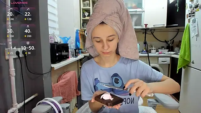 Snapshot of _Nika_Kik chatting on February 23, 2026, 4:37 pm Nika Kik online show from February 23, 2026, 4:37 pm