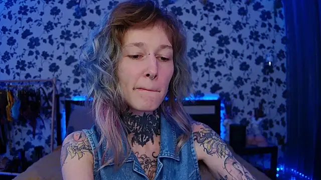 Snapshot of Littlespacemouse chatting on October 8, 2025, 1:42 pm Littlespacemouse online show from October 8, 2025, 1:42 pm