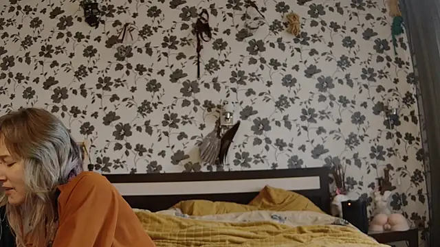 Snapshot of Littlespacemouse chatting on October 14, 2025, 8:59 am Littlespacemouse online show from October 14, 2025, 8:59 am