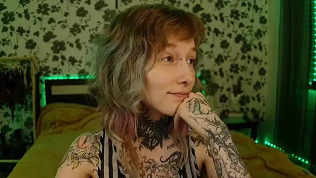 Snapshot of Littlespacemouse chatting on October 19, 2025, 8:31 pm Littlespacemouse online show from October 19, 2025, 8:31 pm