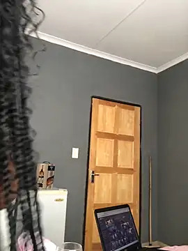 Snapshot of Nicole_Liam_ chatting on October 6, 2025, 12:02 pm Nicole Liam online show from October 6, 2025, 12:02 pm