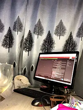 Snapshot of Nicole_Liam_ chatting on October 11, 2025, 5:00 pm Nicole Liam online show from October 11, 2025, 5:00 pm