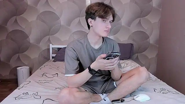 Ian Flor online show from April 9, 2026, 3:06 pm