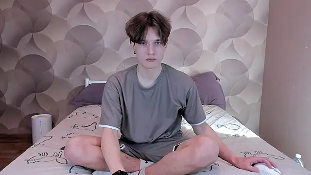 Ian Flor online show from April 10, 2026, 11:15 am