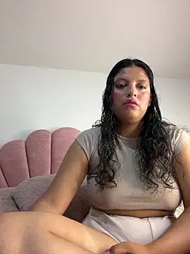 tati  22 online show from November 5, 2025, 5:02 pm