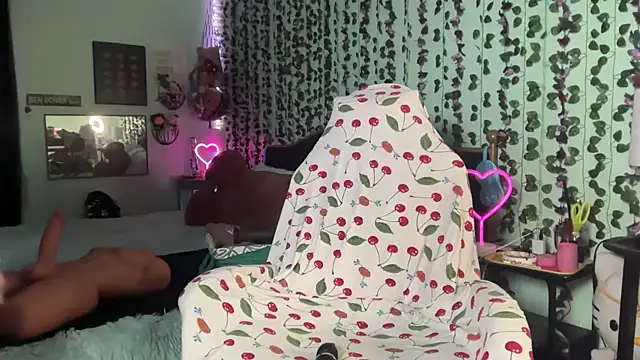 Snapshot of CherryBombBomb chatting on March 1, 2026, 6:26 am CherryBombBomb online show from March 1, 2026, 6:26 am