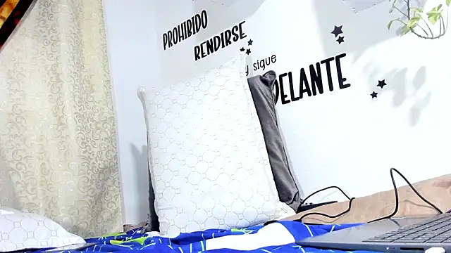 Aronxxs online show from October 1, 2025, 10:54 am