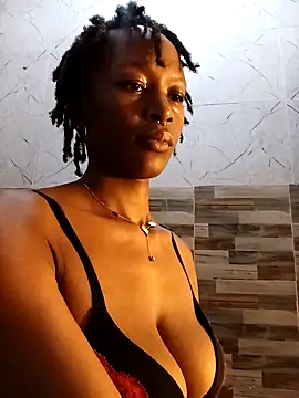 Ayrella02 online show from October 19, 2025, 5:02 pm