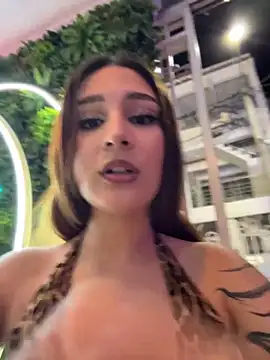 Mon Cherry online show from April 11, 2026, 1:43 am