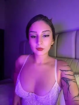 Mon Cherry online show from April 25, 2026, 1:19 am