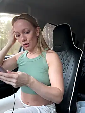 Snapshot of LavenderHot chatting on October 19, 2025, 1:50 am LavenderHot online show from October 19, 2025, 1:50 am