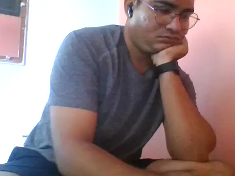 naughtymike0007 online show from September 30, 2025, 6:07 am