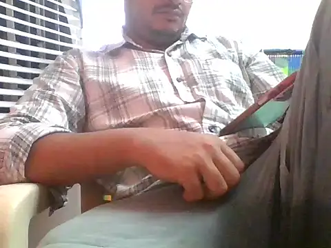 naughtymike0007 online show from October 13, 2025, 2:33 am