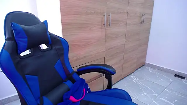 Deiisy Queen online show from November 18, 2025, 10:25 pm