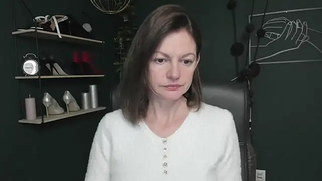 VivianWILD online show from October 17, 2025, 6:05 am