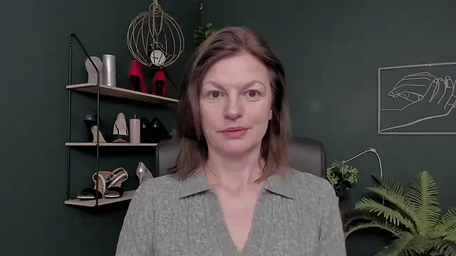 VivianWILD online show from December 3, 2025, 6:54 am