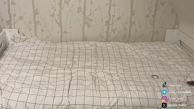 lucie mehott online show from September 24, 2025, 6:55 pm