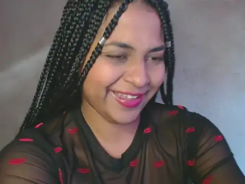 Snapshot of Giselabrunette25 chatting on January 12, 2025, 12:23 pm Giselabrunette25 online show from January 12, 2025, 12:23 pm