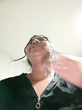 Snapshot of Giselabrunette25 chatting on September 19, 2025, 12:23 am Giselabrunette25 online show from September 19, 2025, 12:23 am