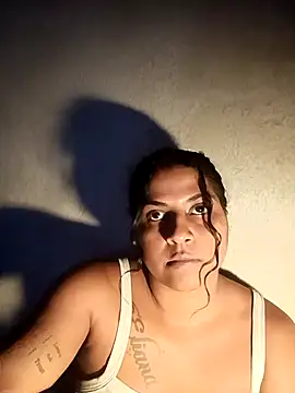 Snapshot of Giselabrunette25 chatting on October 16, 2025, 10:27 am Giselabrunette25 online show from October 16, 2025, 10:27 am