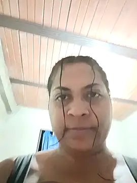 Snapshot of Giselabrunette25 chatting on October 28, 2025, 10:08 am Giselabrunette25 online show from October 28, 2025, 10:08 am