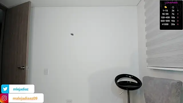 MalejaDiaz  online show from December 3, 2024, 3:33 pm