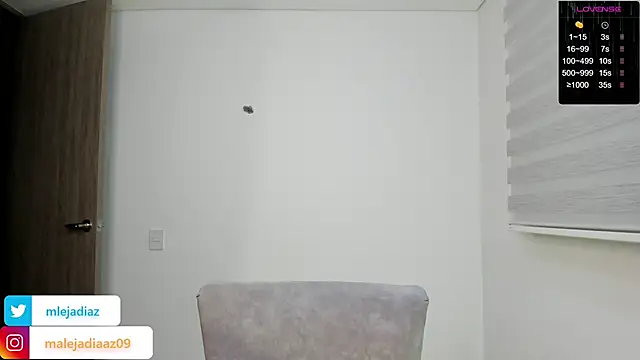 MalejaDiaz  online show from December 5, 2024, 10:01 pm