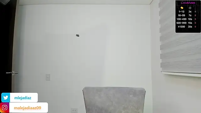 MalejaDiaz  online show from December 9, 2024, 10:20 pm