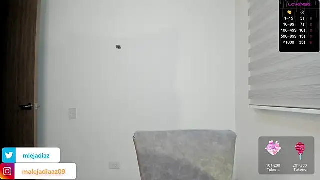 MalejaDiaz  online show from December 18, 2024, 6:46 pm