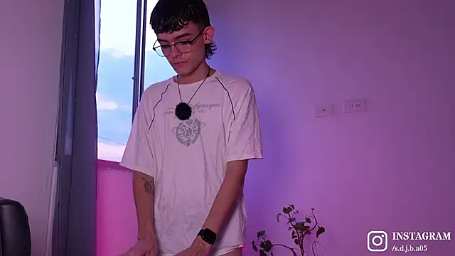 Angelo 018 online show from February 7, 2026, 11:08 pm