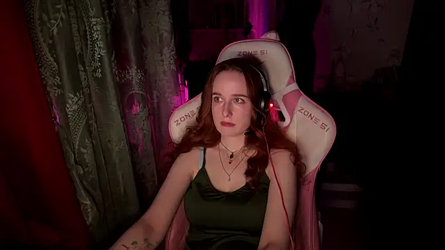 Snapshot of pearl_princess_ chatting on May 10, 2026, 4:23 pm pearl princess online show from May 10, 2026, 4:23 pm