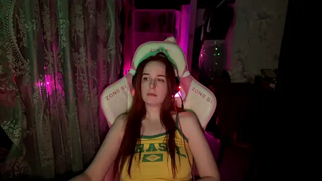 Snapshot of pearl_princess_ chatting on June 7, 2026, 5:16 pm pearl princess online show from June 7, 2026, 5:16 pm