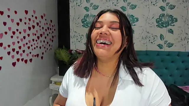 LindaBreeS online show from January 22, 2025, 7:45 pm