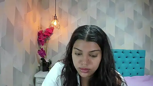 LindaBreeS online show from May 20, 2026, 2:34 pm