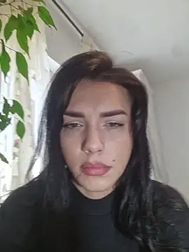 JolieLizz online show from October 31, 2025, 10:05 am