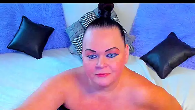 MilanaBiegert online show from November 1, 2025, 11:23 am